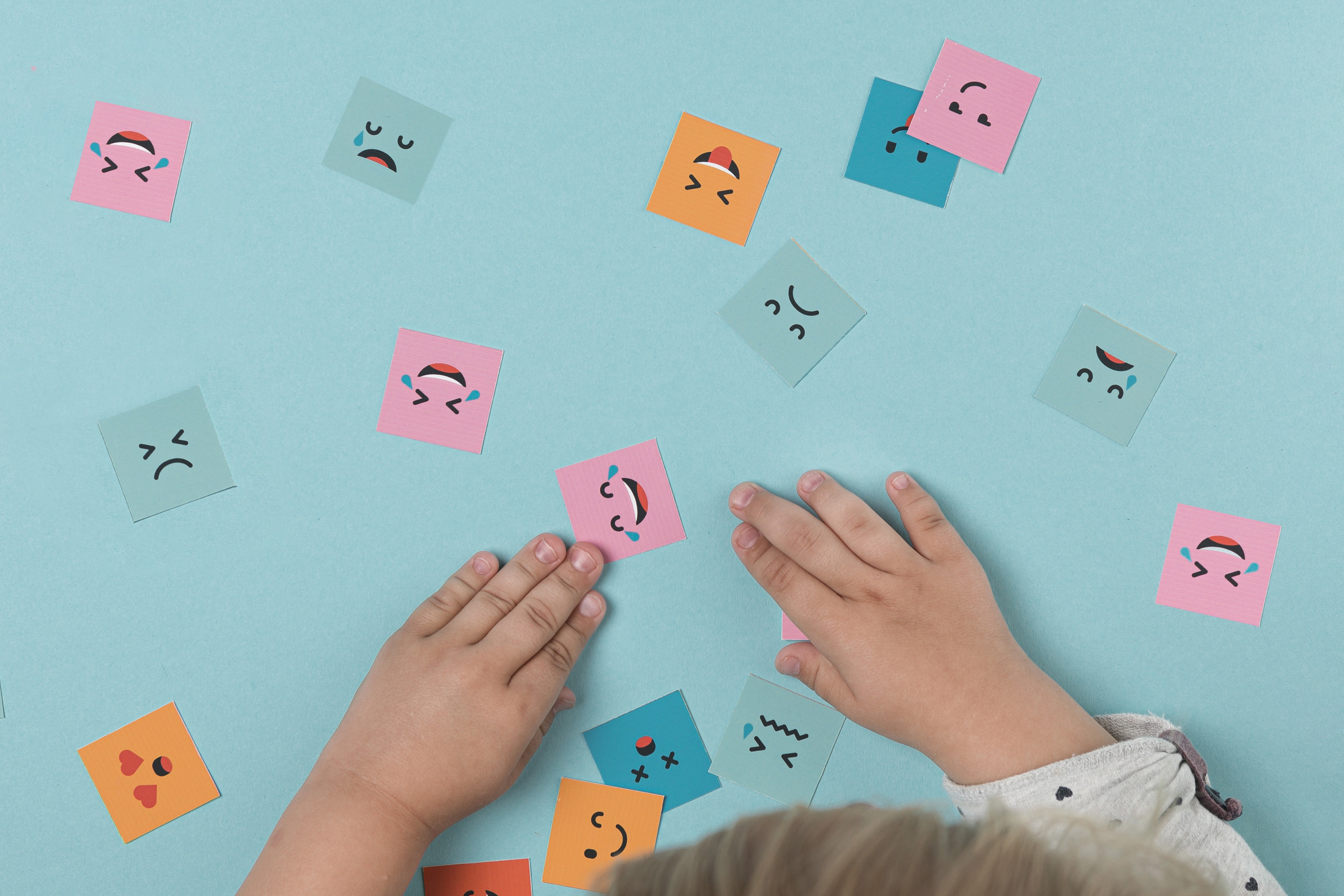 anak menangis, cara menenangkan anak, parenting anak tantrum, memahami emosi anak, cara menghadapi tantrum, Bunda, si Kecil